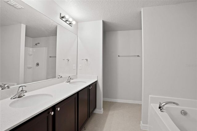 1175 MOYLE WAY, Mascotte, FL 34753