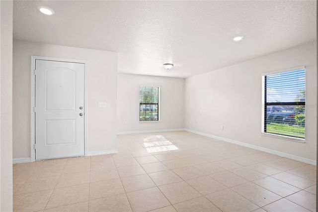 1175 MOYLE WAY, Mascotte, FL 34753