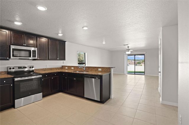 1175 MOYLE WAY, Mascotte, FL 34753