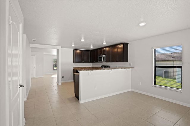 1175 MOYLE WAY, Mascotte, FL 34753