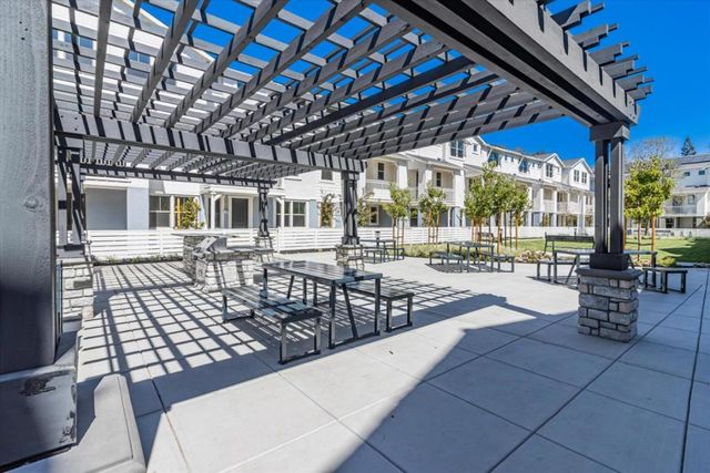 132 Oak Circle, Walnut Creek, CA 94597