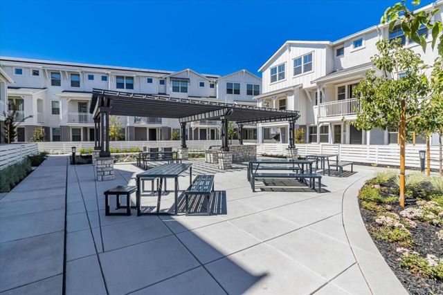 132 Oak Circle, Walnut Creek, CA 94597