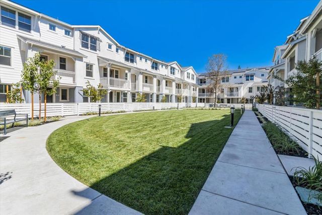 132 Oak Circle, Walnut Creek, CA 94597