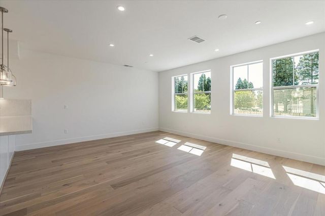 132 Oak Circle, Walnut Creek, CA 94597