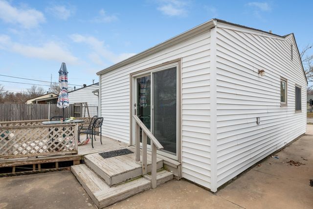 3118 S Mclean Blvd, Wichita, KS 67217