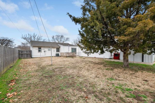 3118 S Mclean Blvd, Wichita, KS 67217