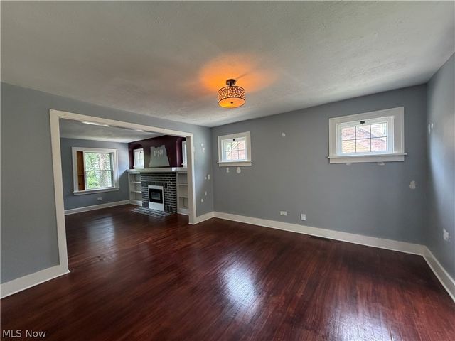951 Roanoke Road, Cleveland Heights, OH 44121