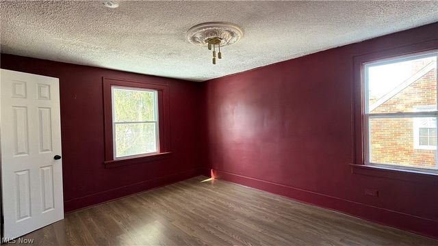 951 Roanoke Road, Cleveland Heights, OH 44121
