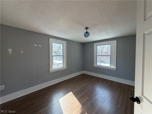 951 Roanoke Road, Cleveland Heights, OH 44121