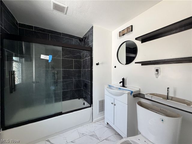 951 Roanoke Road, Cleveland Heights, OH 44121