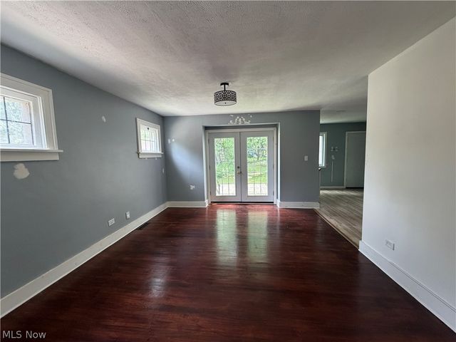 951 Roanoke Road, Cleveland Heights, OH 44121