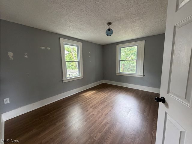 951 Roanoke Road, Cleveland Heights, OH 44121