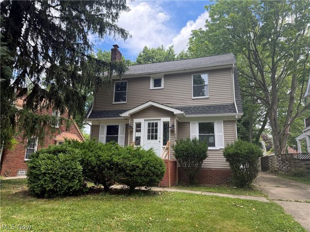951 Roanoke Road, Cleveland Heights, OH 44121
