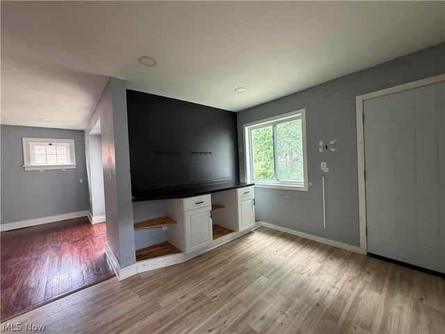 951 Roanoke Road, Cleveland Heights, OH 44121