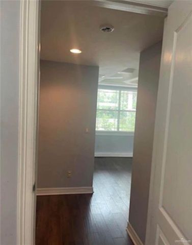 1516 S 14th Avenue, Edinburg, TX 78539