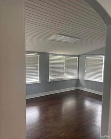 1516 S 14th Avenue, Edinburg, TX 78539
