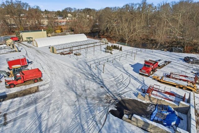 60 Knight Street, Warwick, RI 02886