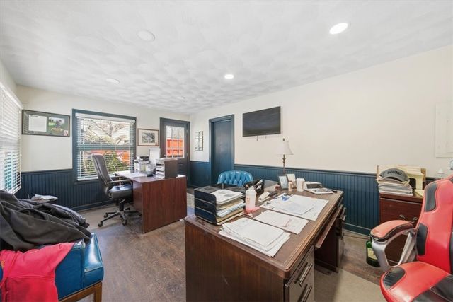 60 Knight Street, Warwick, RI 02886