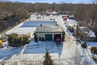 60 Knight Street, Warwick, RI 02886