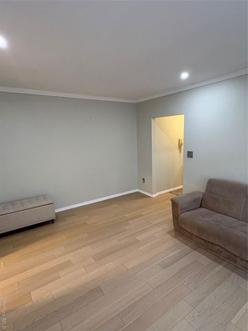 305 Sixth Avenue 2 F, Pelham, NY 10583