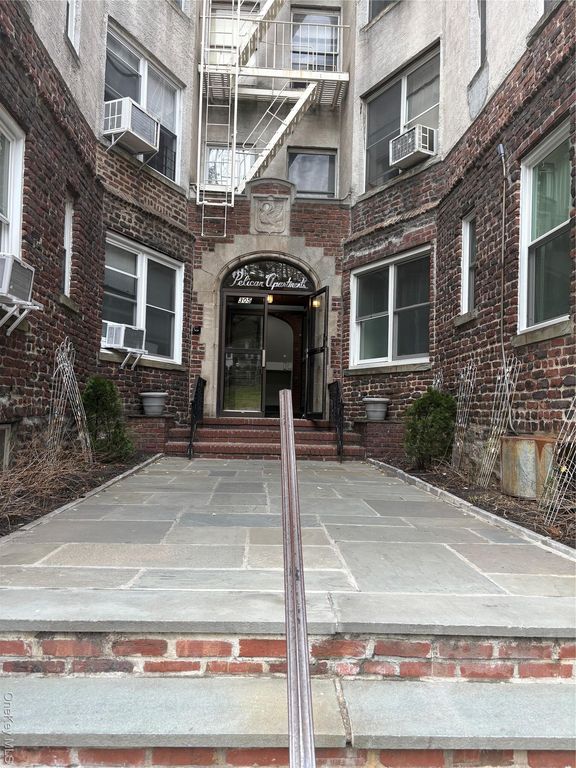 305 Sixth Avenue 2 F, Pelham, NY 10583