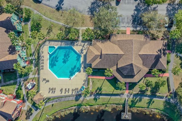 9042 LAKE CHASE ISLAND WAY, Tampa, FL 33626