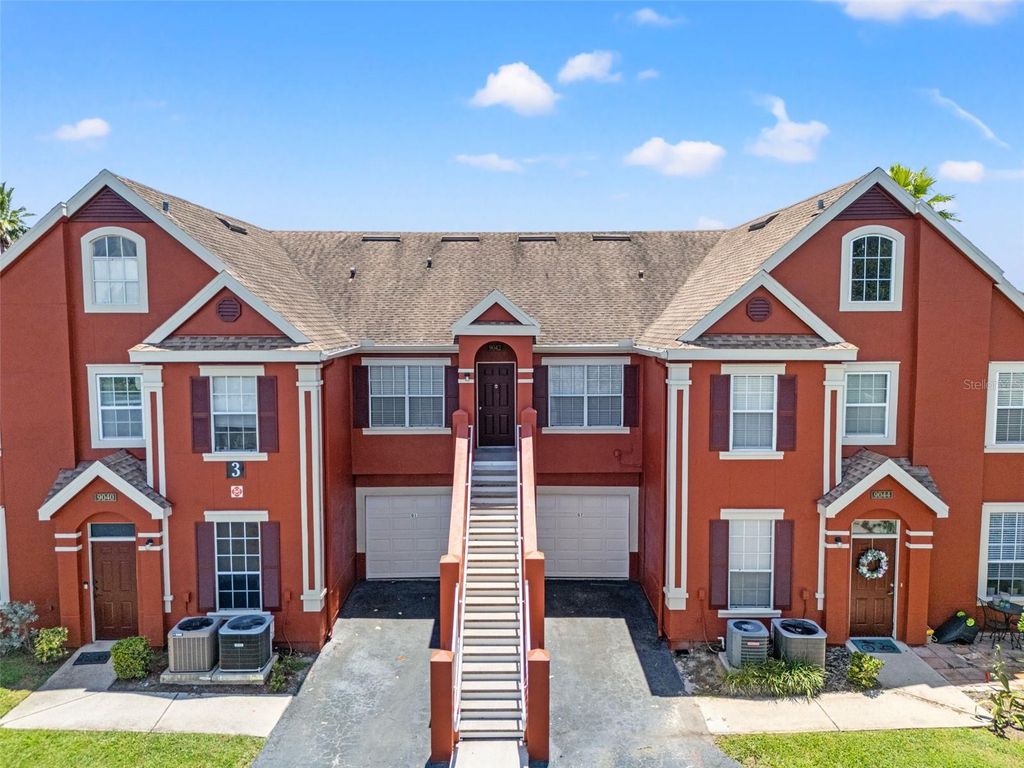 9042 LAKE CHASE ISLAND WAY, Tampa, FL 33626