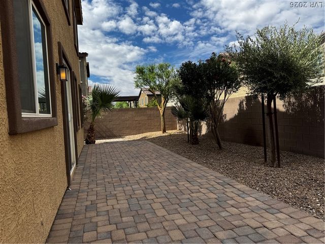 2664 Crystal Quartz Street, Las Vegas, NV 89146