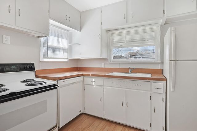 3840 Bart Avenue, Warren, MI 48091