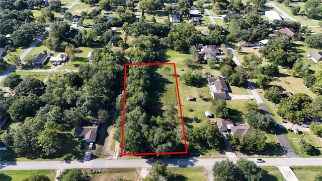 00 1st Street, Santa Fe, TX 77517
