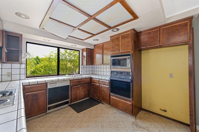 909 Mount Ranier Way, El Dorado Hills, CA 95762