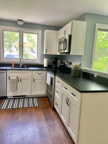 40 Hampton Court, Laconia, NH 03246