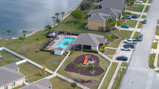 2347 Snapdragon Drive NW, Palm Bay, FL 32907