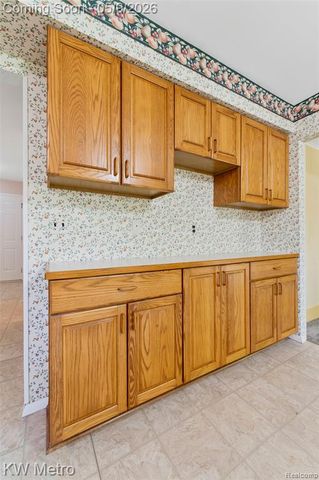 477 Coldiron Drive, Rochester Hills, MI 48307