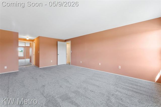 477 Coldiron Drive, Rochester Hills, MI 48307