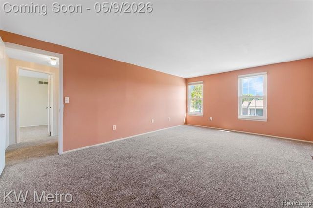 477 Coldiron Drive, Rochester Hills, MI 48307
