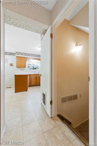 477 Coldiron Drive, Rochester Hills, MI 48307