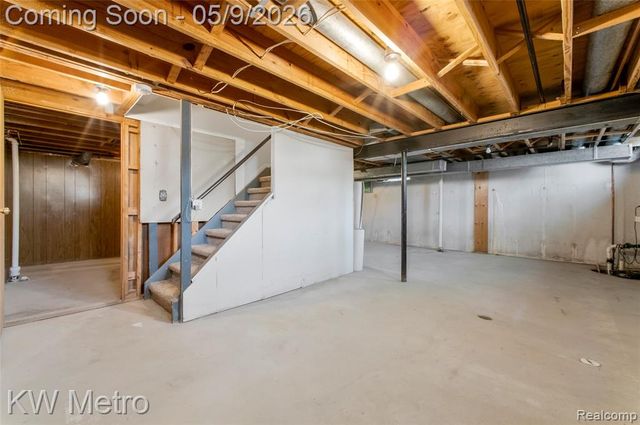 477 Coldiron Drive, Rochester Hills, MI 48307