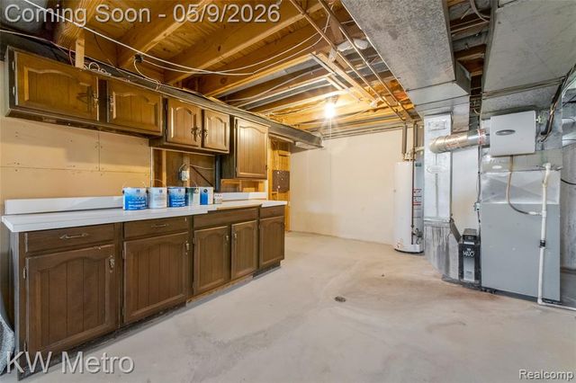 477 Coldiron Drive, Rochester Hills, MI 48307