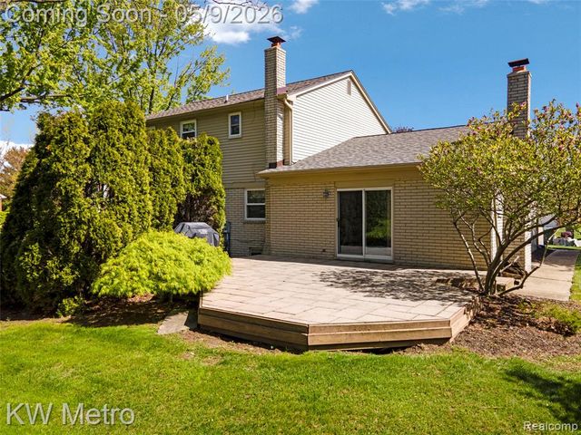 477 Coldiron Drive, Rochester Hills, MI 48307