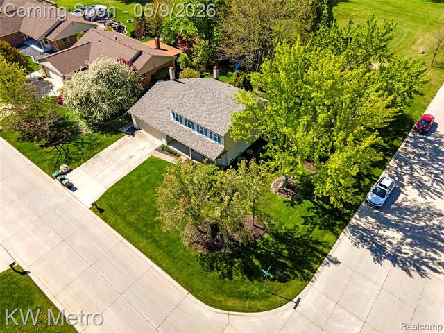 477 Coldiron Drive, Rochester Hills, MI 48307