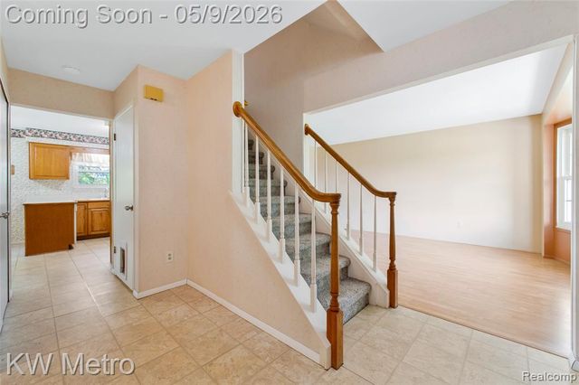 477 Coldiron Drive, Rochester Hills, MI 48307