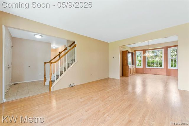 477 Coldiron Drive, Rochester Hills, MI 48307
