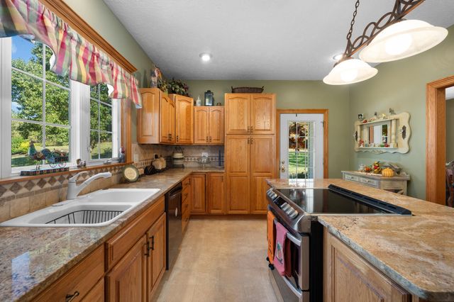 3791 S 125th Road, Bolivar, MO 65613