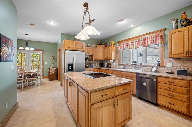 3791 S 125th Road, Bolivar, MO 65613