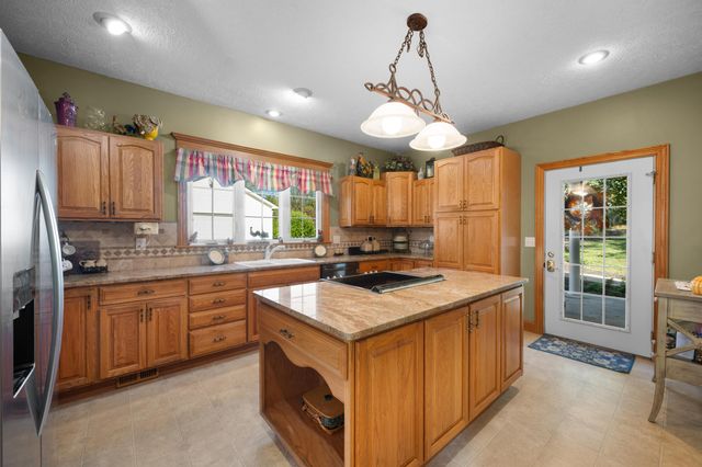 3791 S 125th Road, Bolivar, MO 65613