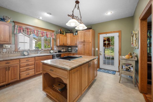 3791 S 125th Road, Bolivar, MO 65613