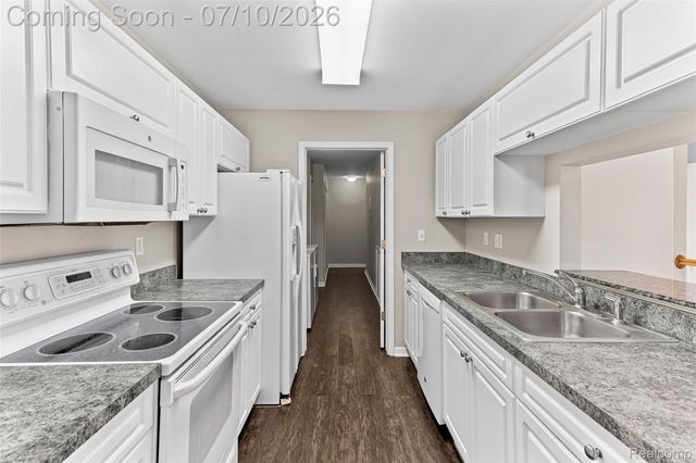 3553 Oakmonte Boulevard, Oakland Charter Township, MI 48306