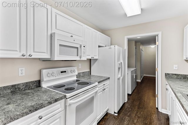 3553 Oakmonte Boulevard, Oakland Charter Township, MI 48306