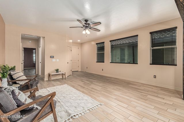 10317 S Wheel Spoke Lane, Vail, AZ 85641